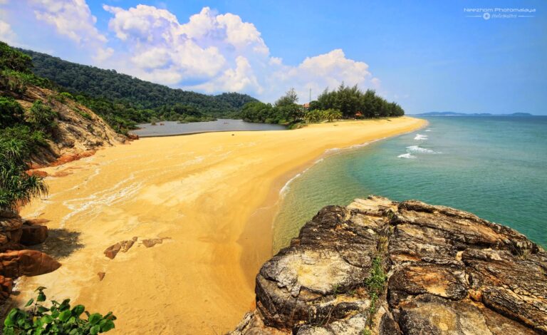 01. Pantai Teluk Gadong 1